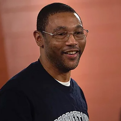 robert-pic-square-adj